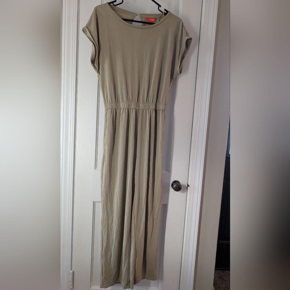 Joe fresh casual khaki jumpsuit with elastic waistband. Size small